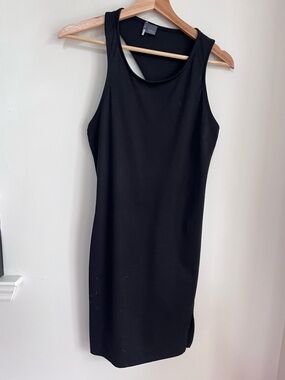 Classic Black Sleeveless Sheath Dress